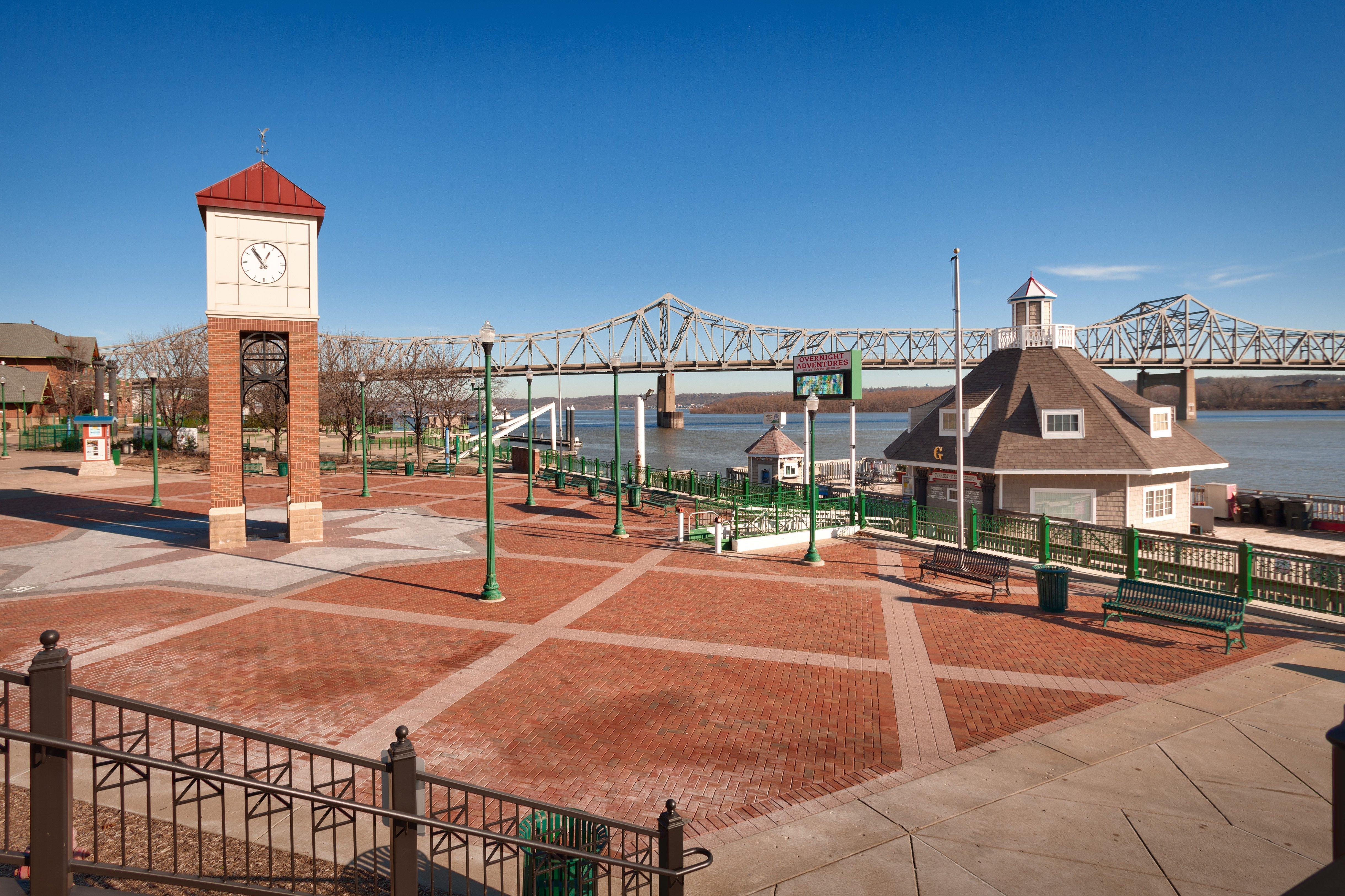 Staybridge Suites Peoria Downtown By Ihg Buitenkant foto