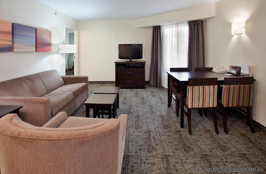 Staybridge Suites Peoria Downtown By Ihg Buitenkant foto